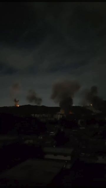 Американские вертолеты Chinook CH-47 нанесли удары по нефтебазе на юге Каракаса. смотреть онлайн