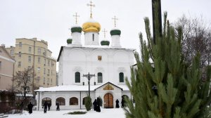 Украшаем монастырь к Рождеству. Отец Илиодор (Шевчук) о традиции наряжать елку