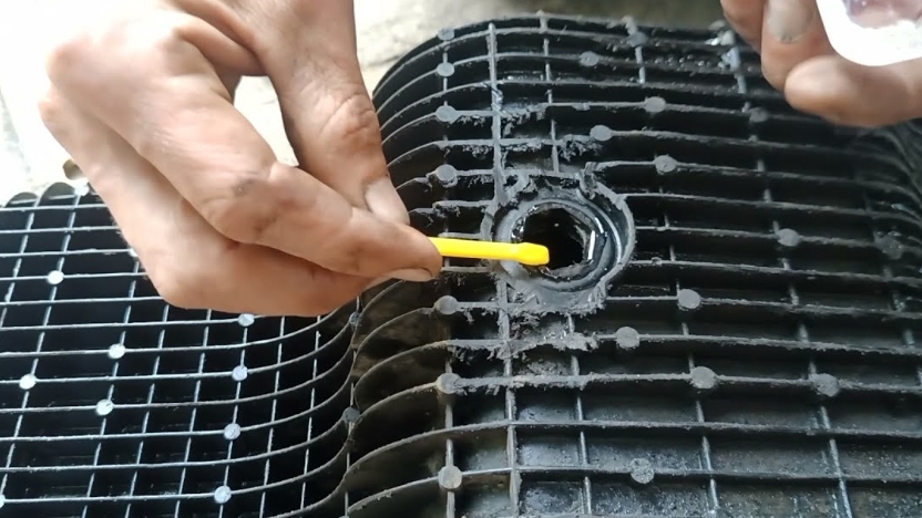 ГАЗЕЛЬ НЕКСТ, ДВС 4216 EVOTECH , замена сливного болта на пластиковом поддоне.