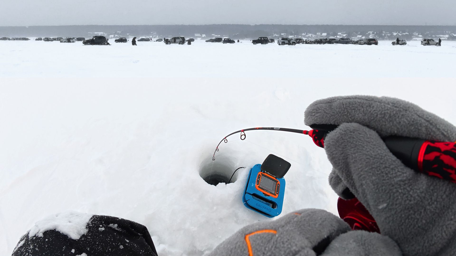 Ловля судака зимой. На вибы ПО ГРАНИ толпы. Зимняя рыбалка на ОВХ. База Ваш Дом смотреть онлайн