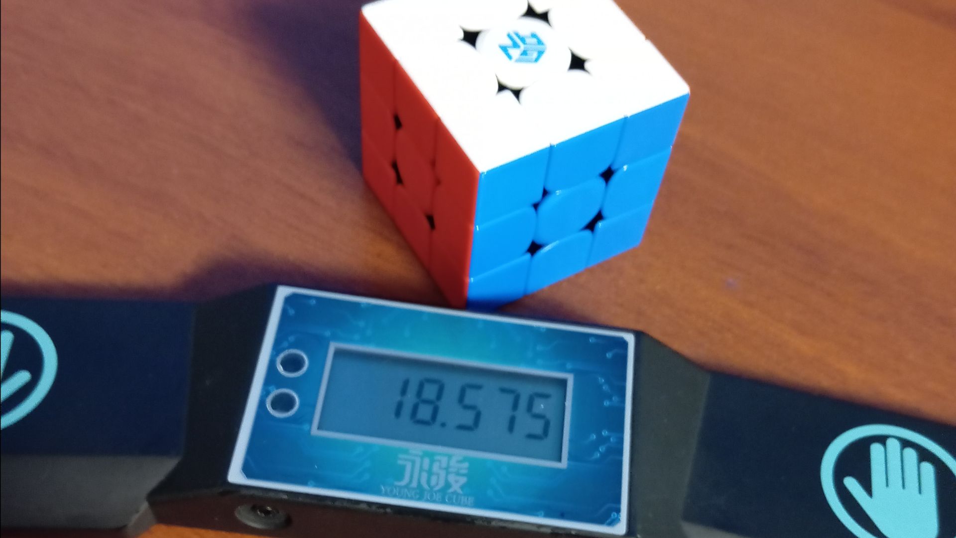 СОБРАЛ КУБИК РУБИКА 3 НА 3 ЗА 18 СЕК