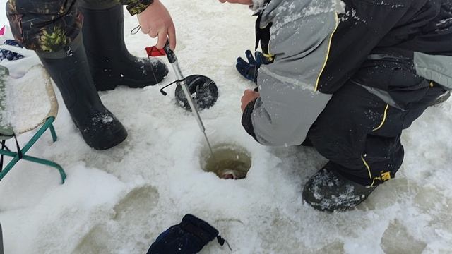 Основной водоём. Поимка форели. смотреть онлайн