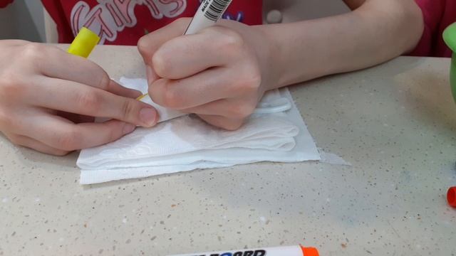 Звёздное небо на воде волшебными маркерами