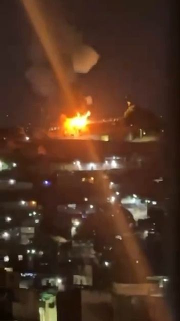 США также ударили по зданию Cuartel de la Montaña в Каракасе смотреть онлайн