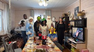 Продолжаем праздновать со сказочными героями. Фото с бультерьером