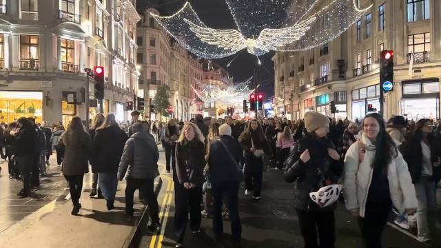 Лондон на Риджент стрит 2025 огни события и живая толпа улиц 🌃🎆 смотреть онлайн