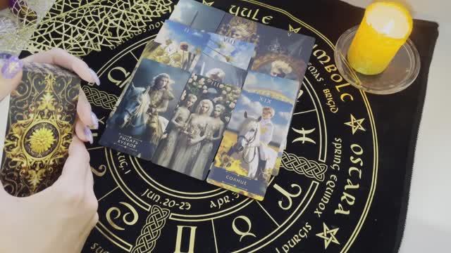 Что он думает о Вас сейчас? Гадание на Таро смотреть онлайн