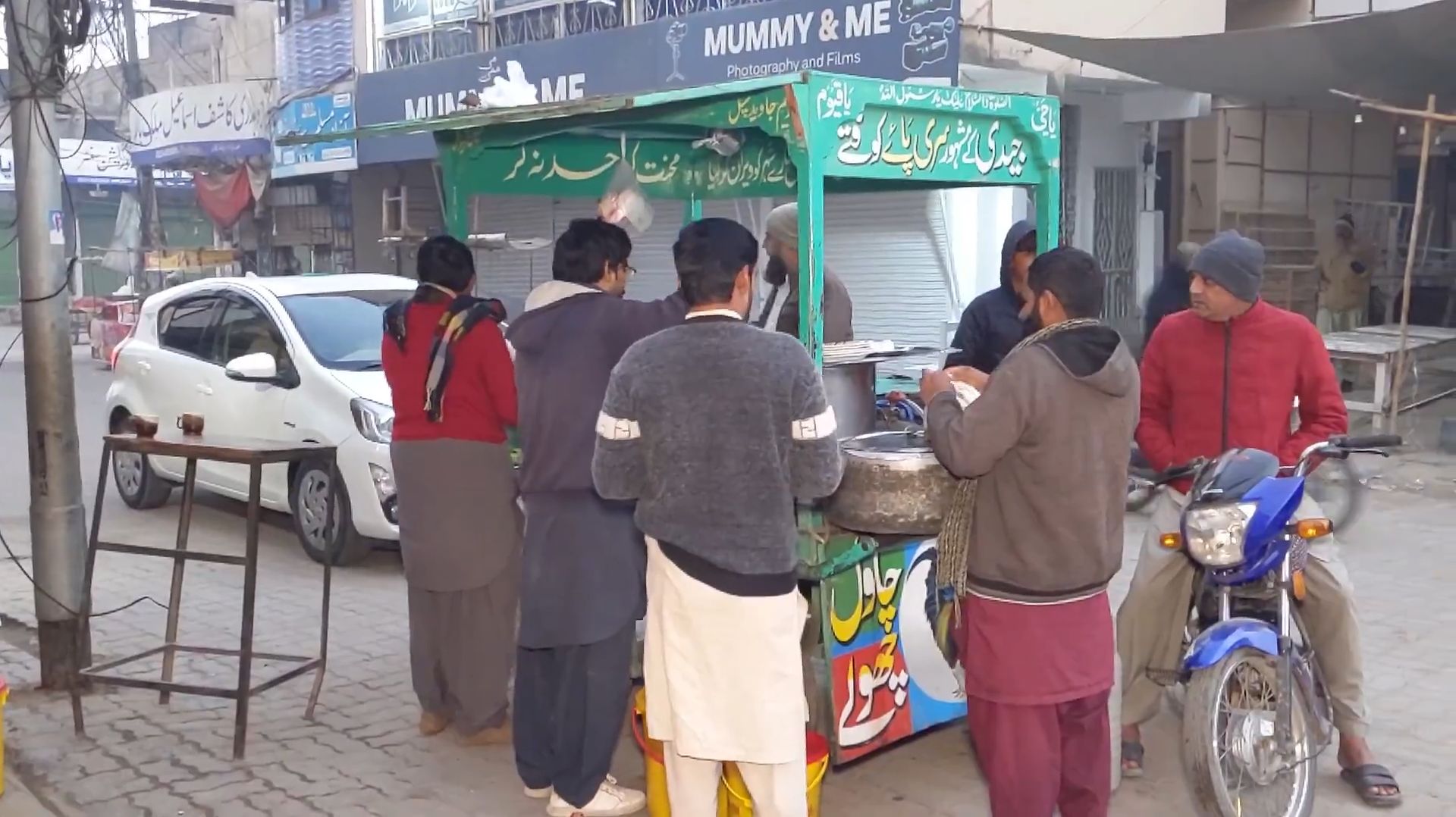 Уличная еда в Пакистане. Дешевый завтрак на обочине. Кухня Пакистана смотреть онлайн