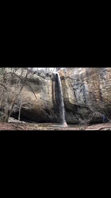 КРЫМ ЗИМНИЕ КУПАНИЯ В ВОДОПАДЕ! смотреть онлайн