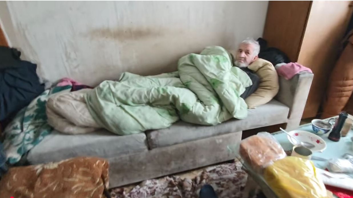 ЗАЧЕМ СВИСТУН РОЗУ ЗАМОРОЗИЛ ? КОГДА МИХАЛЫЧ ВЫЛЕЗЕТ ИЗ ПОД ОДЕЯЛ .? смотреть онлайн