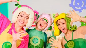 Танцуем под песню Старые устройства — Песенки Фортуны — Танцуем вместе с Командой Флоры