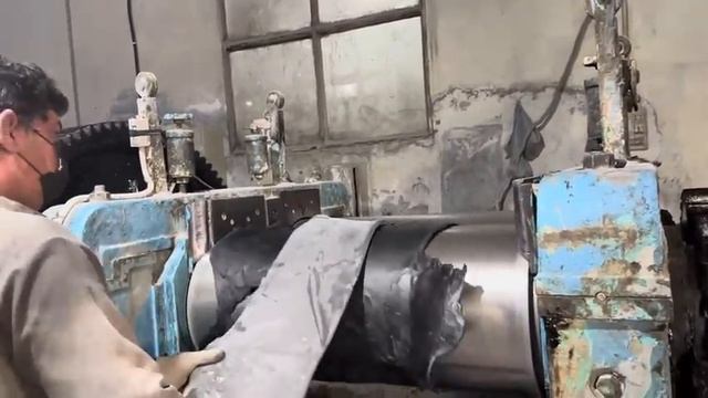 Как делаются футбольные мячи | Процесс изготовления футбольных мячей смотреть онлайн