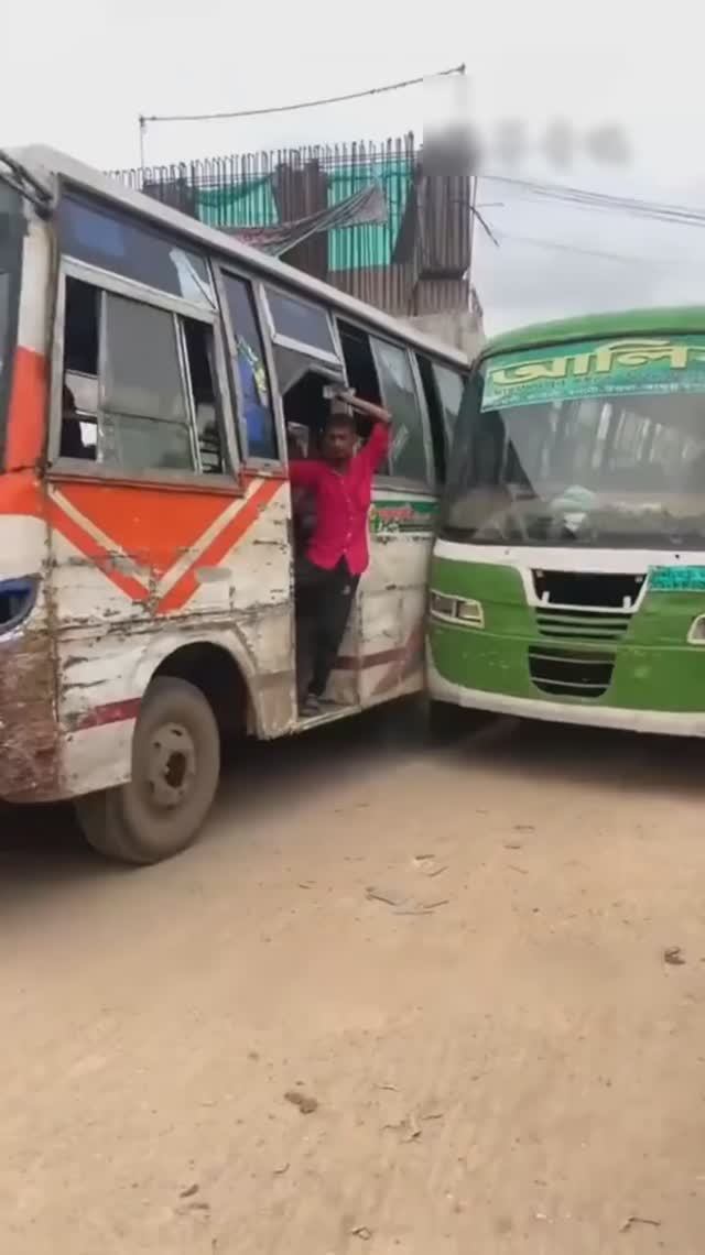 Автобусное движение🤪🤣 смотреть онлайн