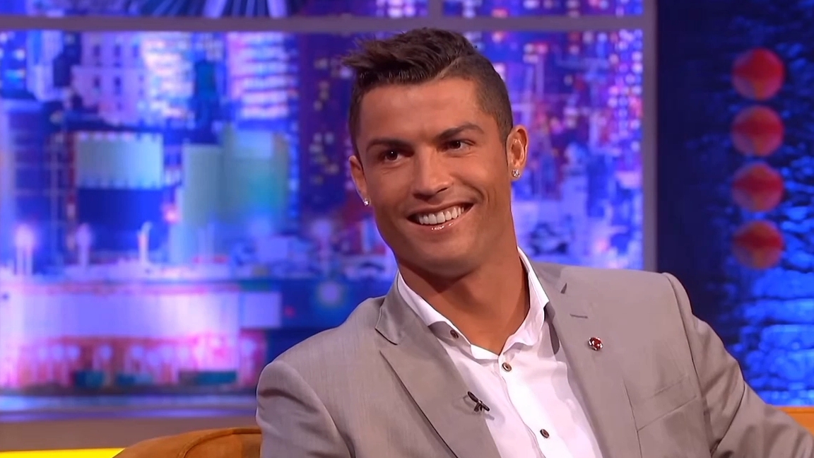 Криштиану Роналду не хотел заканчивать карьеру на Ближнем Востоке | Шоу Джонатана Росса смотреть онлайн