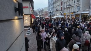 Массовые гуляния по Арбату в Москве 3 января 2026