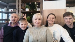 У мужа и внука день рождения/ Пошли в кафе/ Я заболела