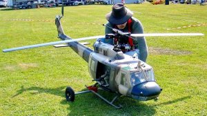 Легендарный вертолёт UH-1D на радиоуправлении