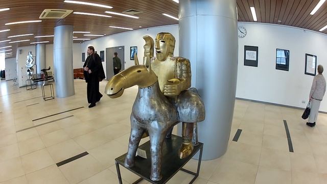 Забавные экспонаты Морского вокзала СПб Конференция 2019 г GOPR6841