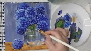 Синие цветы в стеклянной вазе рисуем в необычной технике  Пользуемся подручными средствами