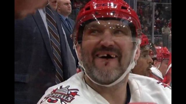 ОВЕЧКИНУ ВЫБИЛИ ЗУБ. ВАШИНГТОН - ЧИКАГО. НХЛ. ОБЗОР МАТЧА. 04.01.2026 смотреть онлайн