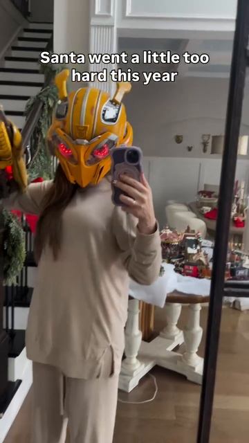 Шлем трансформера с ПУЛЕМЁТОМ смотреть онлайн