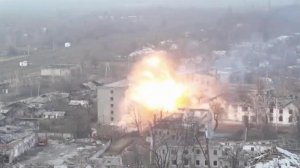 Российские военные выбивают противника из окрестностей освобожденного Красноармейска.