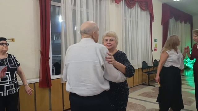 4 января.Я смотрю в твои глаза.... смотреть онлайн