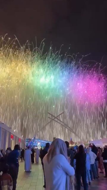 Мировой рекорд по ФЕЙЕРВЕРКАМ был установлен в Абу-Даби смотреть онлайн