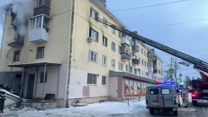 Взрыв газа произошел в жилом доме в Первоуральске, пострадал один человек смотреть онлайн