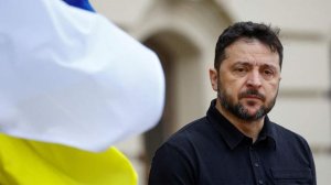 Зеленский заявил об отсутствии в планах отставки главкома ВСУ Сырского