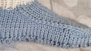 Тапочки, следки, сапожки спицами. Подробный мк.