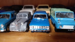 масштабная модель Авто легенды СССР Москвич-427 1:43 деагостини