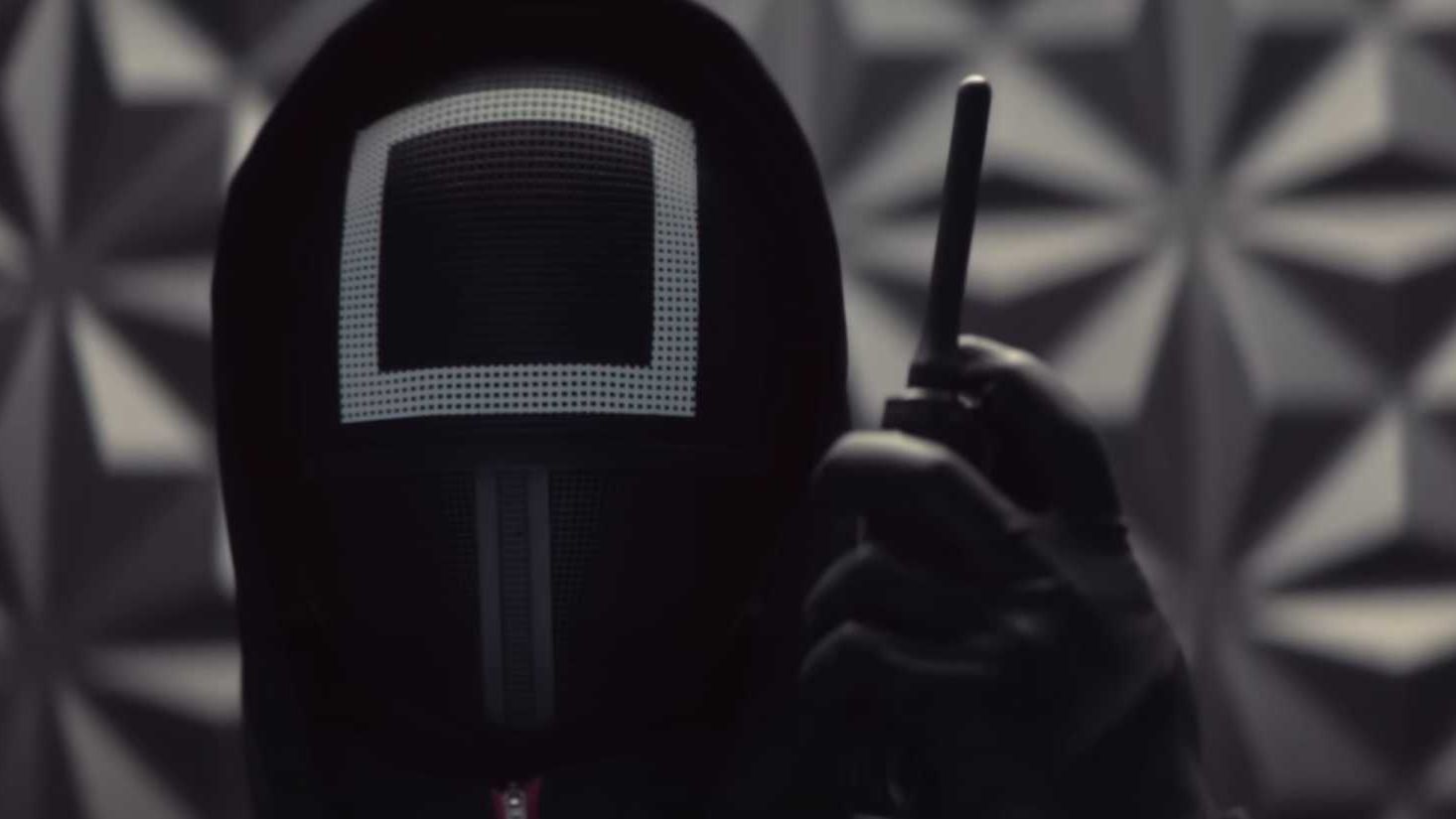 ИГРАЮ ЗА ОХРАНИКА В РОБЛОКСЕ а потом играю играю в практичного человека