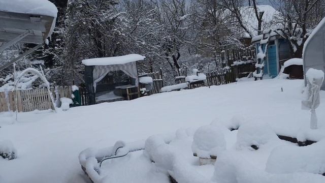 ЧИСТИМ СНЕГ НА ДАЧЕ/ 4 ЯНВАРЯ/ смотреть онлайн