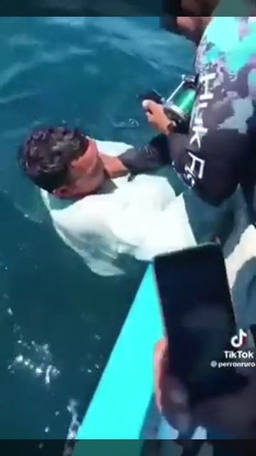 Рыбалка 🎣 на живца 👍🤣😁 смотреть онлайн