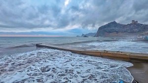 СУДАК 2026 начало ШТОРМОВ! Очень тепло, куча людей на набережной. Крым на Ладони