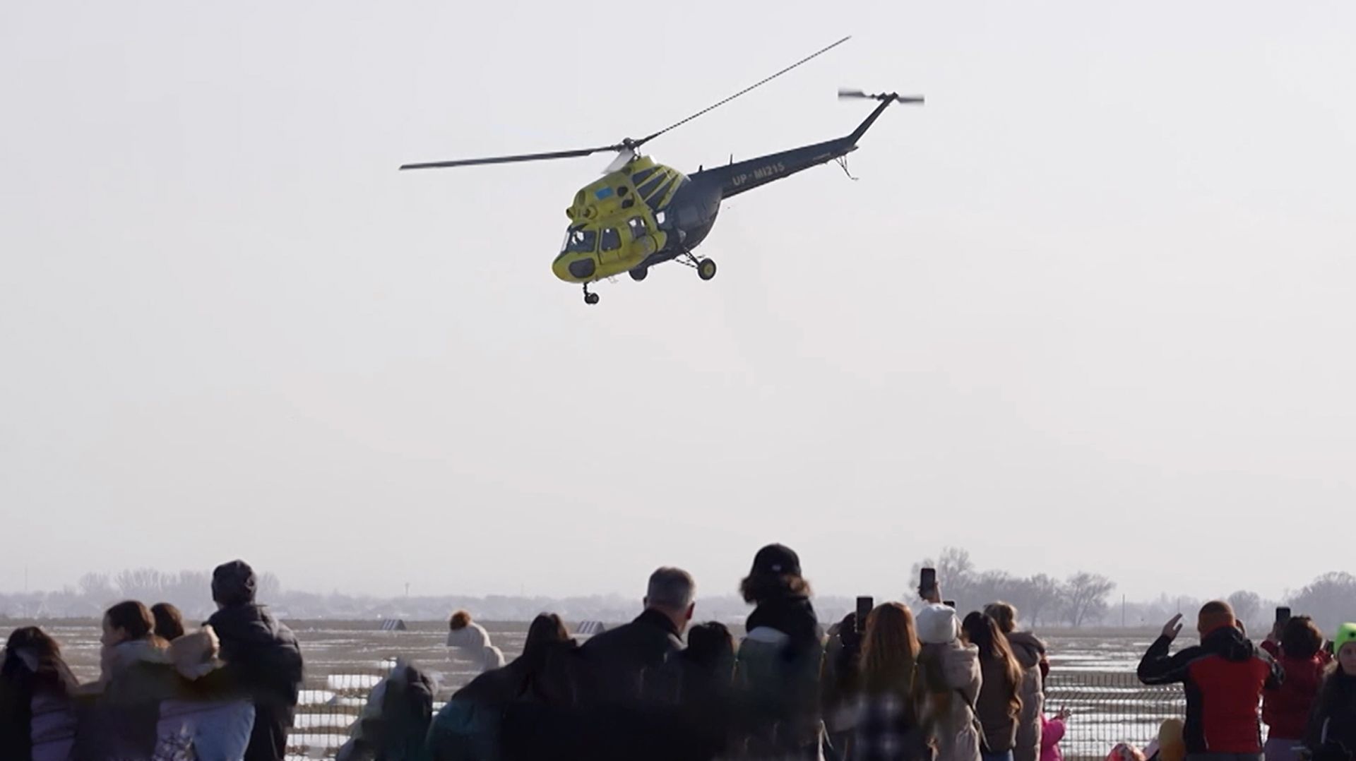 Авиашоу в Казахстане: опытные пилоты показали фигуры высшего пилотажа смотреть онлайн