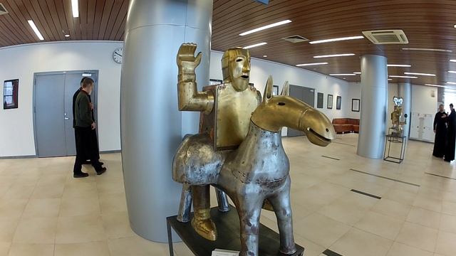 Забавные экспонаты Морского вокзала СПб Конференция 2019 г GOPR6835