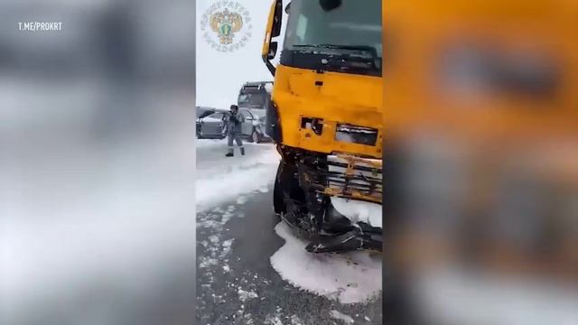 Крупное ДТП с участием десяти автомобилей произошло в Татарстане смотреть онлайн