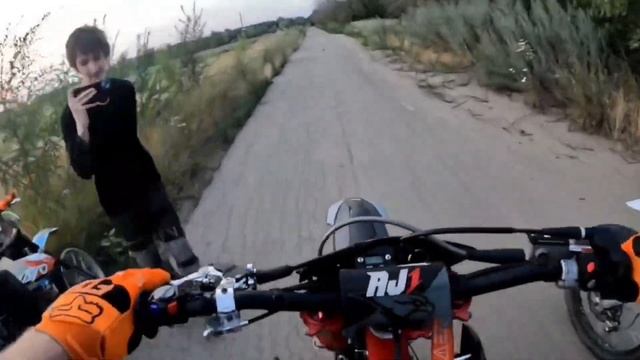 NB300 vs YBS300 vs CB300RL! Замеры 0-100! КАКОЙ МОТОР БЫСТРЕЕ??? ДРАГ Р смотреть онлайн