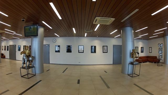 Забавные экспонаты Морского вокзала СПб Конференция 2019 г GOPR6831