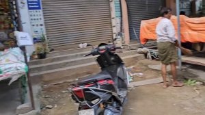 Чай для бедных в день рождения Тины, дочки Shashi. Путтапарти. Индия.