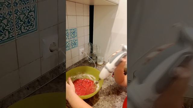 Красный бархат трайфл с клубникой