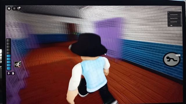 побег от пиги в Roblox