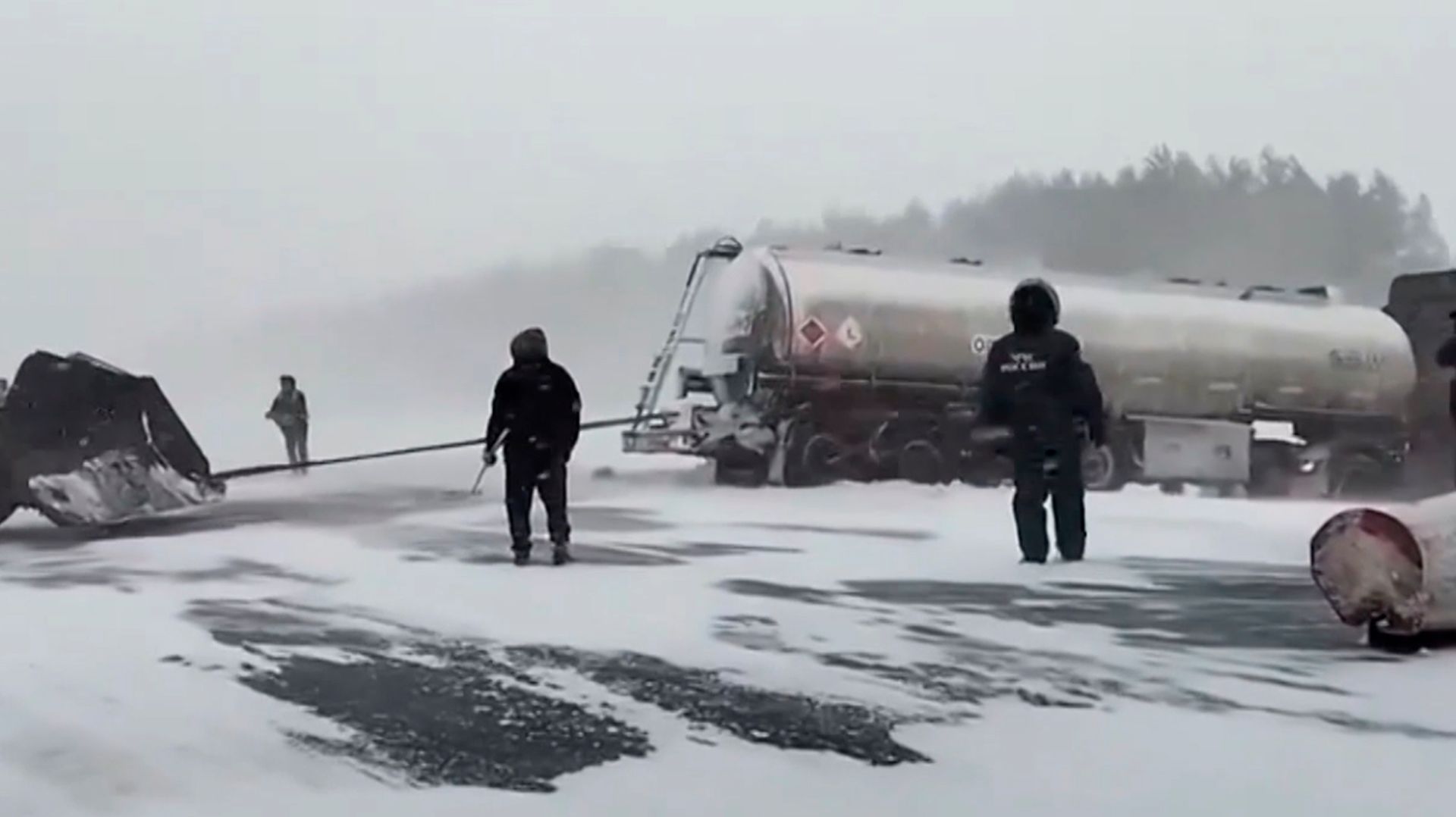 Снежный коллапс в Татарстане привел к массовым заторам на трассах и авариям смотреть онлайн