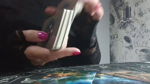 А любит ли вас тот человек, о котором вы думаете? Расклад Таро