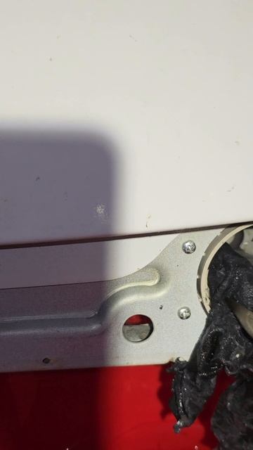 Ремонт стиральной машинки: не сливала воду, вытащил два носка, стиральная машинка заработала. смотреть онлайн