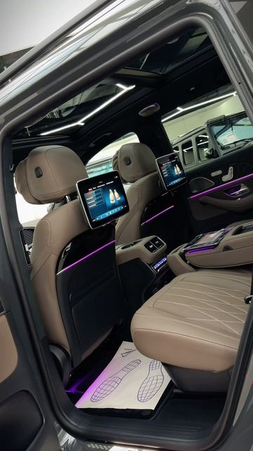 В продаже Mercedes GLS 63 AMG / Подробнее о его комплектации Manufaktur смотрите в видео обзоре смотреть онлайн