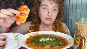 Мукбанг ОБЖОР зачётной ДэВУШКИ после ПРАЗДНИКОВ! Мои ТАТУХИ не Дают людЯм ПОКОЯ!