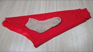 Теплые носки из рукавов кофты за 15 минут! Без выкройки